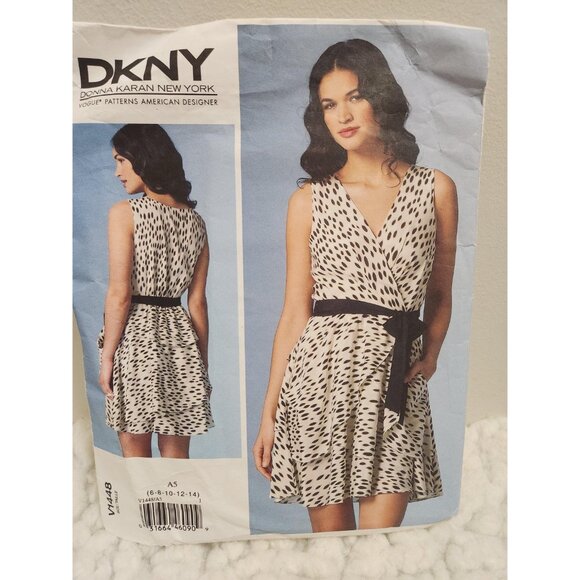 DKNY Dress Sewing Pattern V1448 • Vogue Designer Pattern • Sleeveless Wrap - Picture 11 of 13